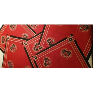 Rode stoffen batik servetten